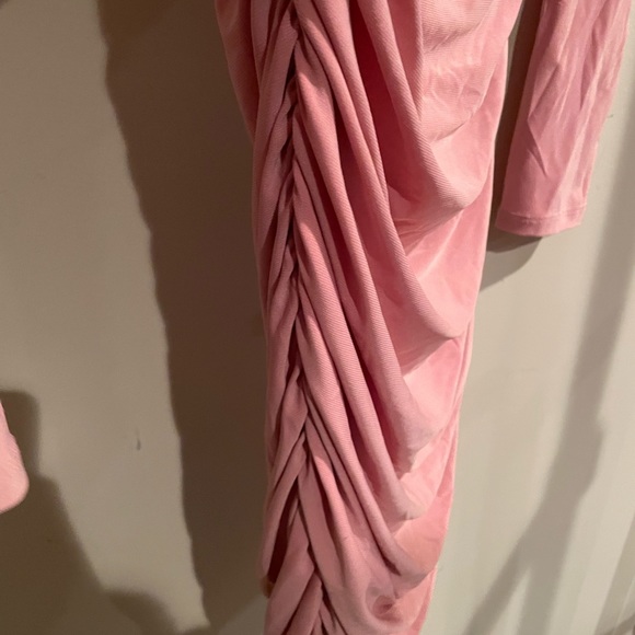 Slinky Sexy Rushed Off the Shoulder long sleeve Mauve/pink dress - Picture 5 of 6